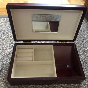 Wooden jewelry box